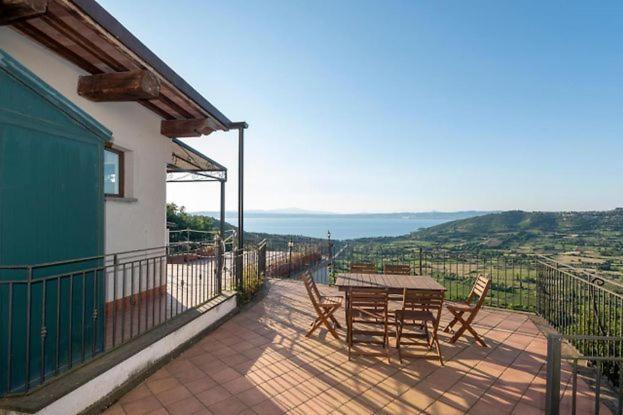 Casa Vacanze Montedoro มอนเตเฟียสโกเน ภายนอก รูปภาพ