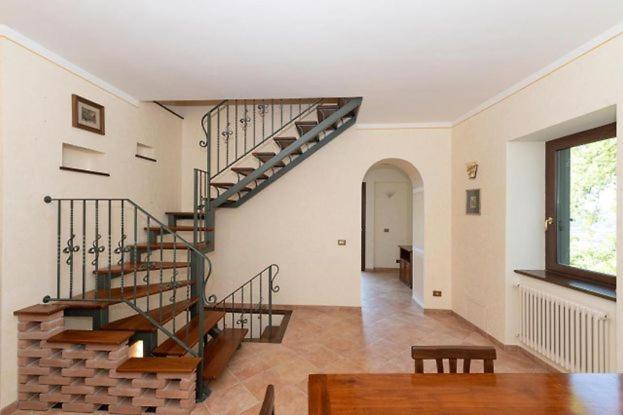 Casa Vacanze Montedoro มอนเตเฟียสโกเน ภายนอก รูปภาพ
