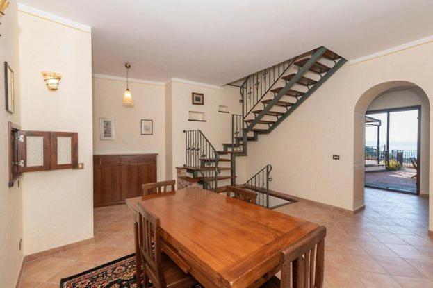 Casa Vacanze Montedoro มอนเตเฟียสโกเน ภายนอก รูปภาพ